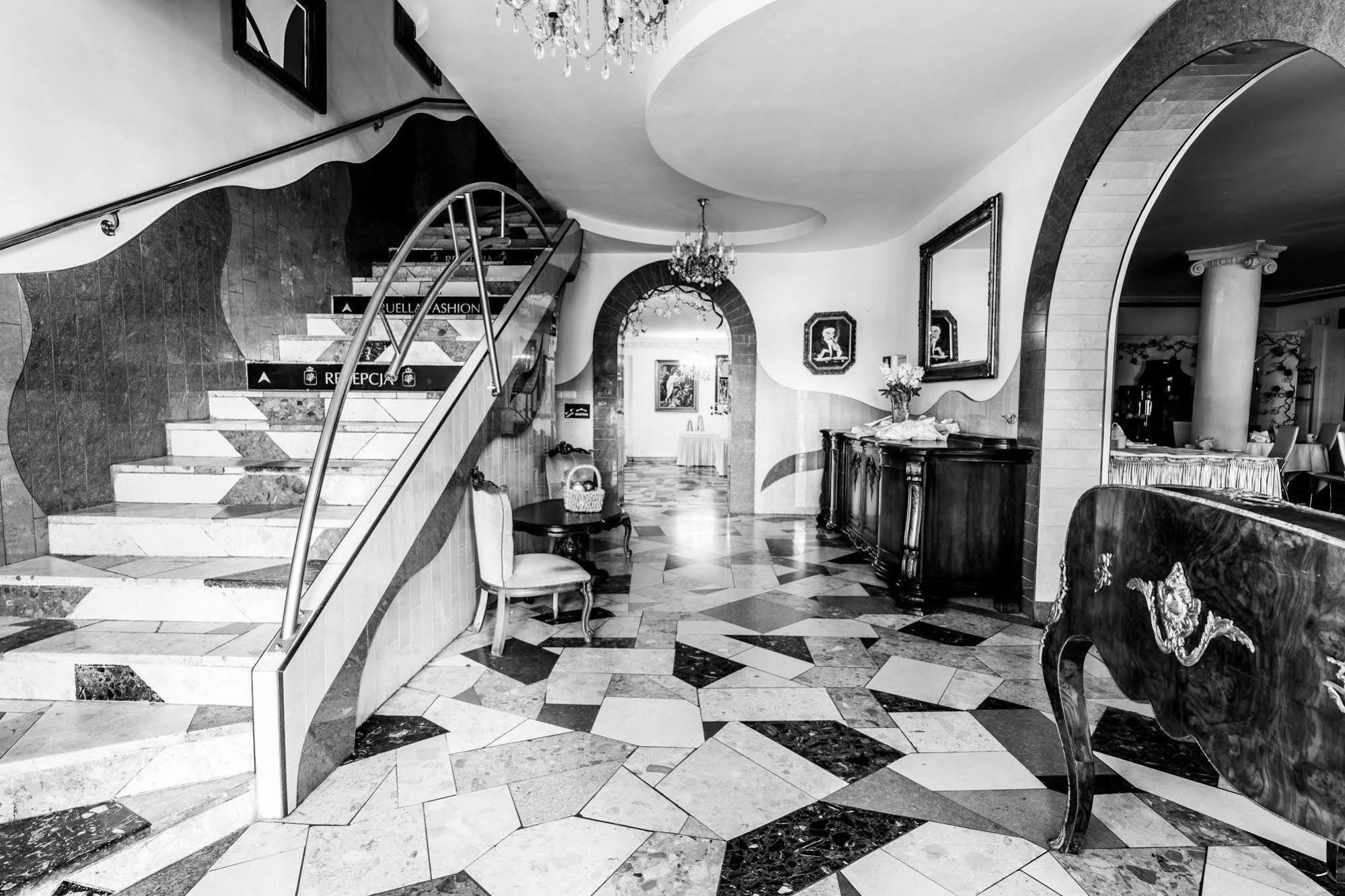 Bed & Breakfast My - Czarny Kot Warszawa